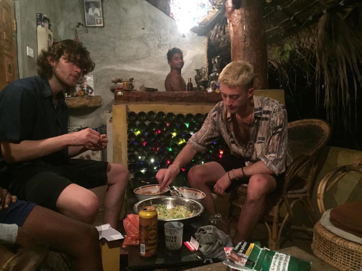Chill Nasa Hostel Bentota Ngoại thất bức ảnh