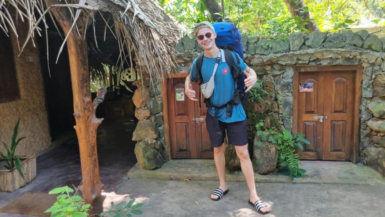 Chill Nasa Hostel Bentota Ngoại thất bức ảnh
