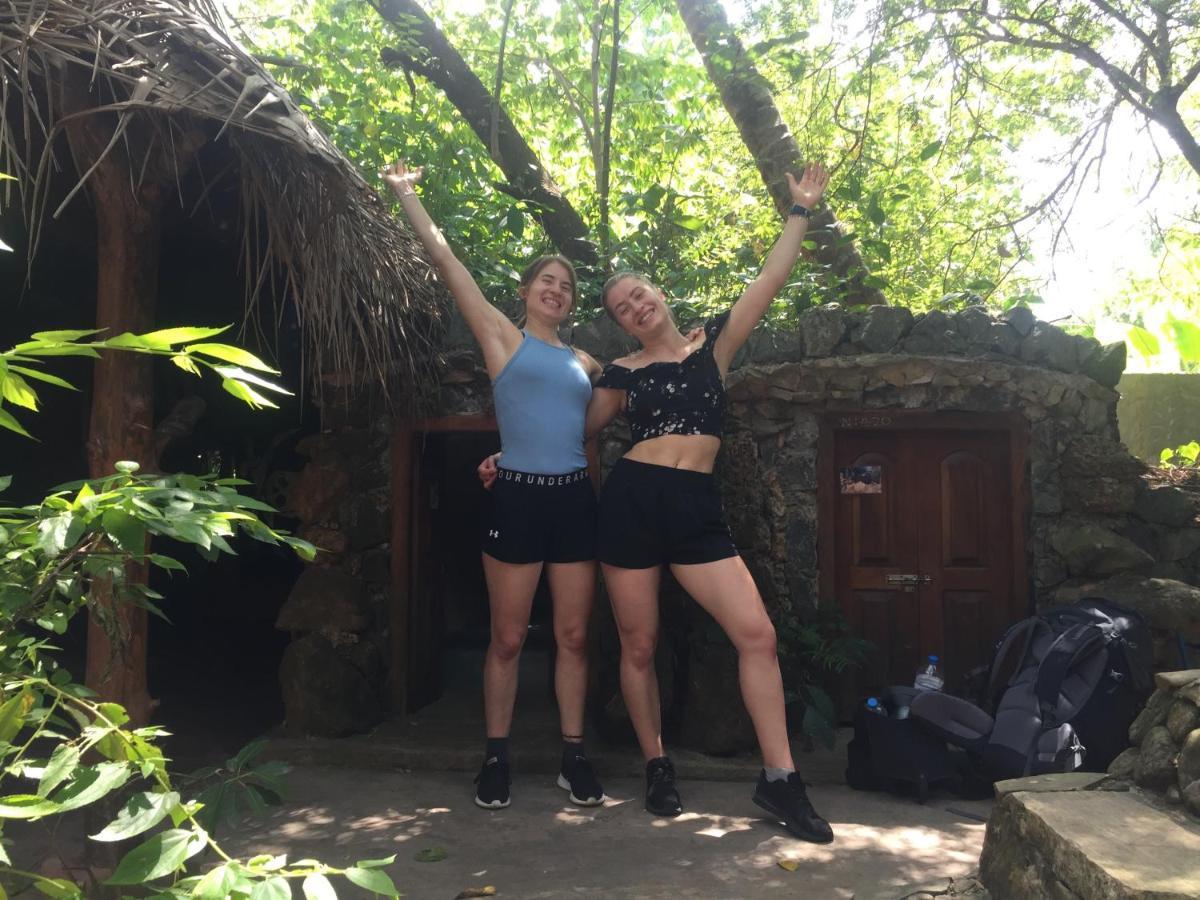 Chill Nasa Hostel Bentota Ngoại thất bức ảnh