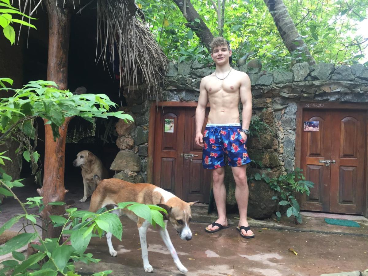 Chill Nasa Hostel Bentota Ngoại thất bức ảnh