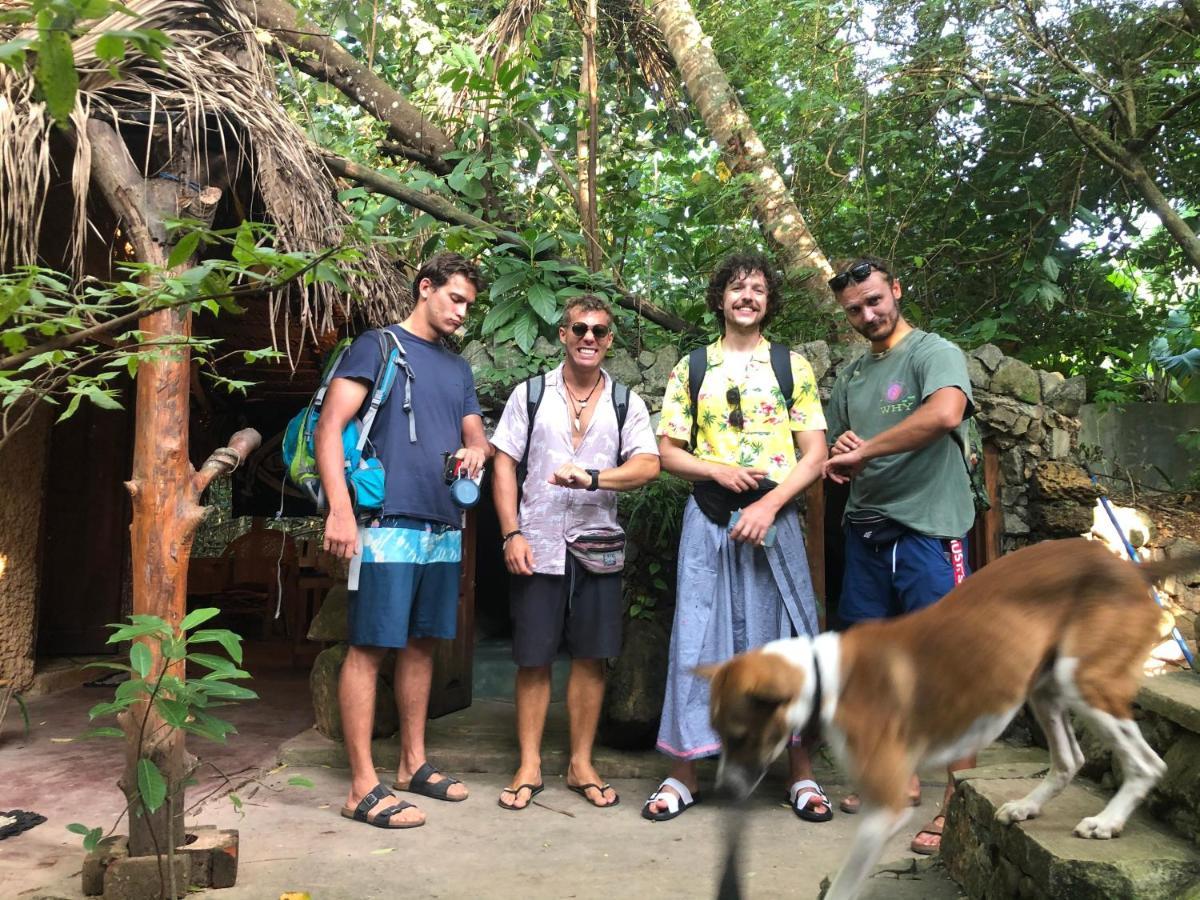 Chill Nasa Hostel Bentota Ngoại thất bức ảnh