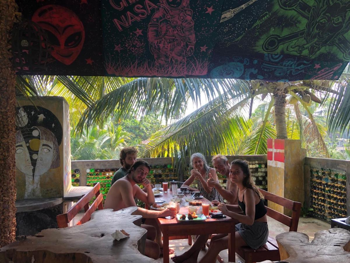 Chill Nasa Hostel Bentota Ngoại thất bức ảnh