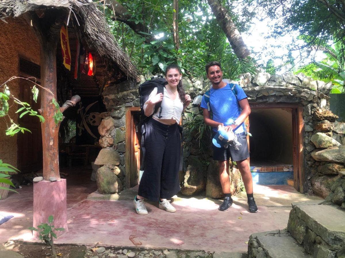 Chill Nasa Hostel Bentota Ngoại thất bức ảnh