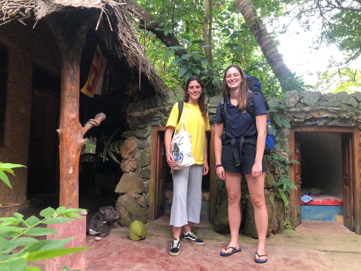 Chill Nasa Hostel Bentota Ngoại thất bức ảnh