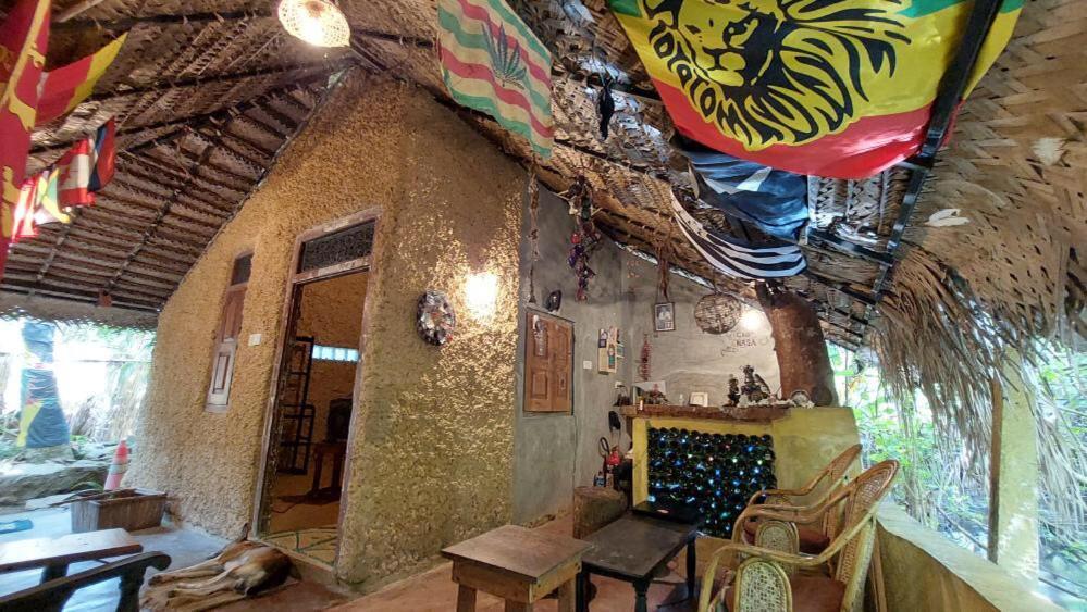 Chill Nasa Hostel Bentota Ngoại thất bức ảnh