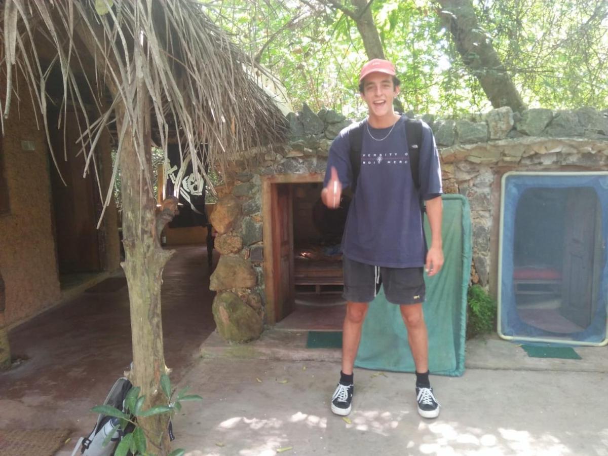 Chill Nasa Hostel Bentota Ngoại thất bức ảnh