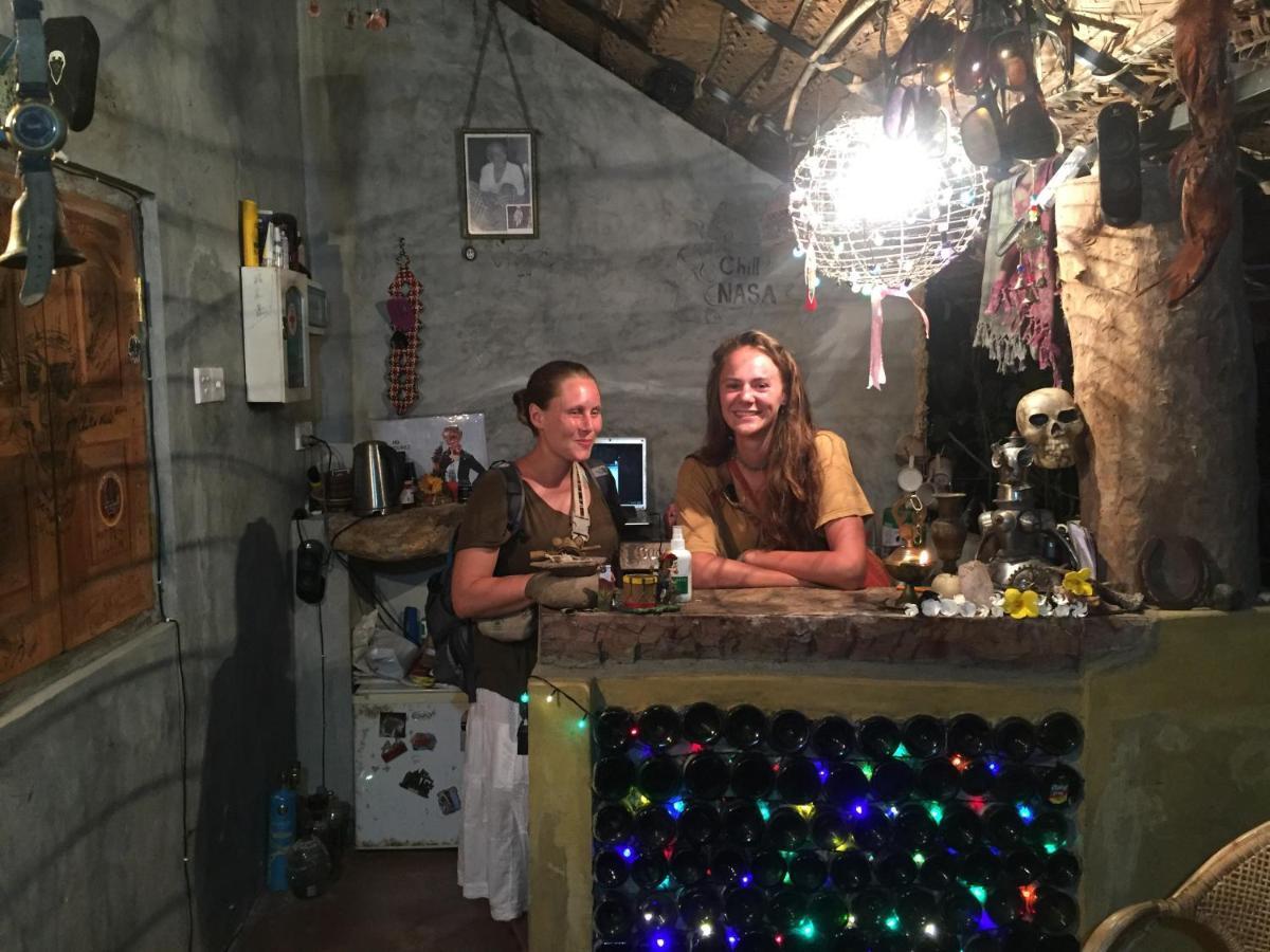 Chill Nasa Hostel Bentota Ngoại thất bức ảnh