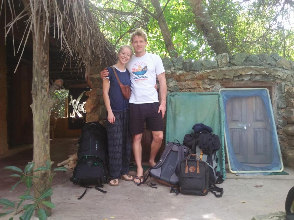Chill Nasa Hostel Bentota Ngoại thất bức ảnh